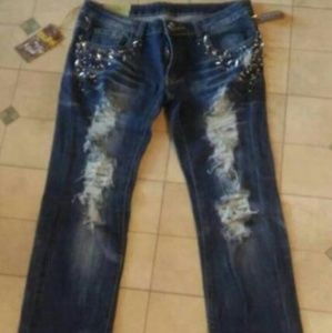 New women's sz 11 Wet Seal Spiked distressed jeans